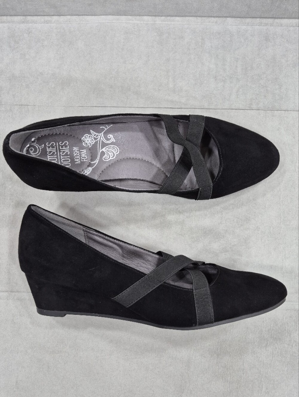 Mootsies Tootsies Kimmy wedge women's 8.5W black faux suede criss cross straps